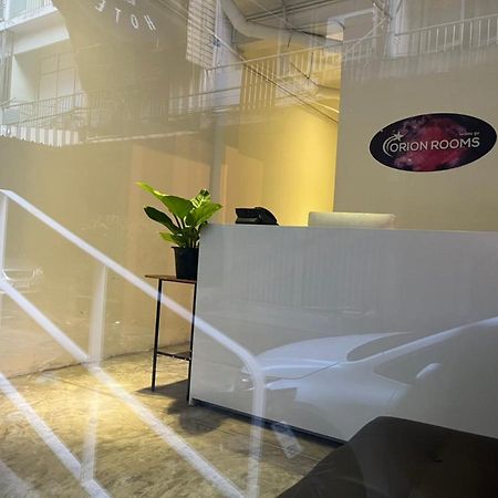 Cozy Rooms Asoke Bangkok Exteriör bild