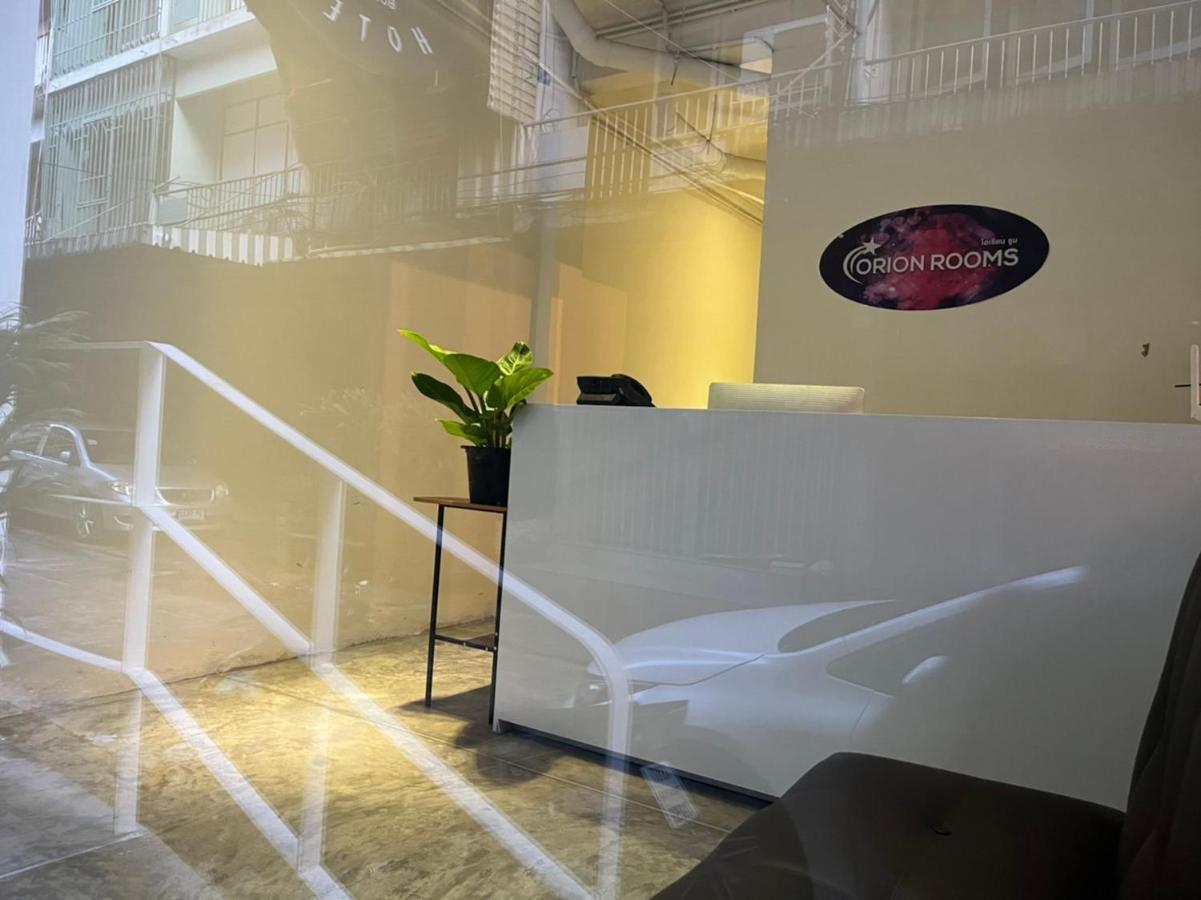Cozy Rooms Asoke Bangkok Exteriör bild