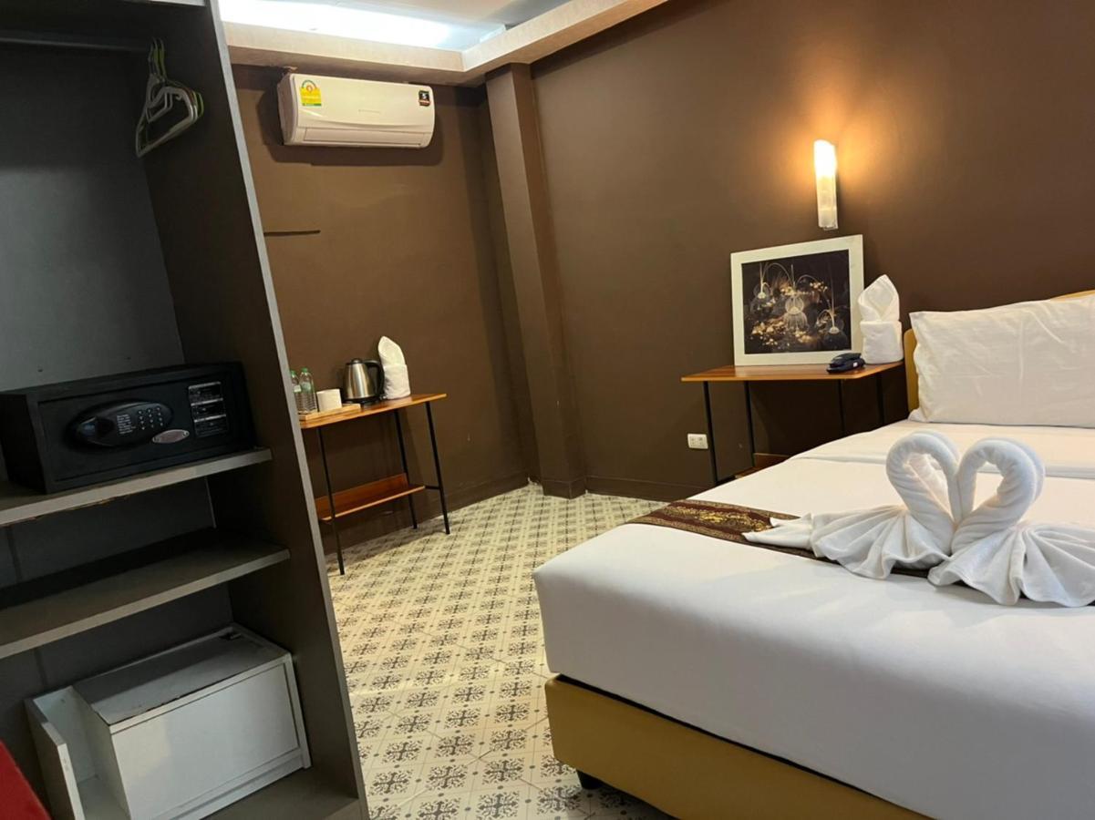 Cozy Rooms Asoke Bangkok Exteriör bild