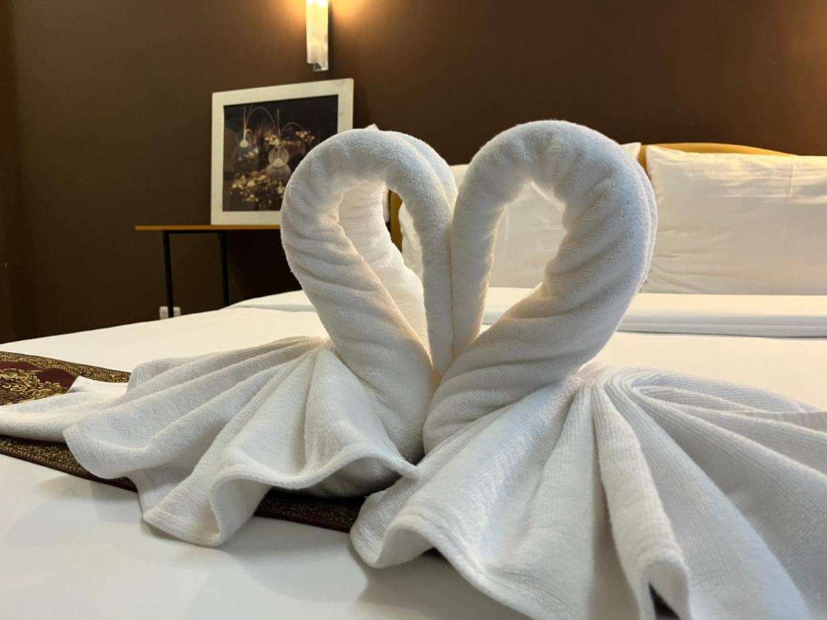Cozy Rooms Asoke Bangkok Exteriör bild