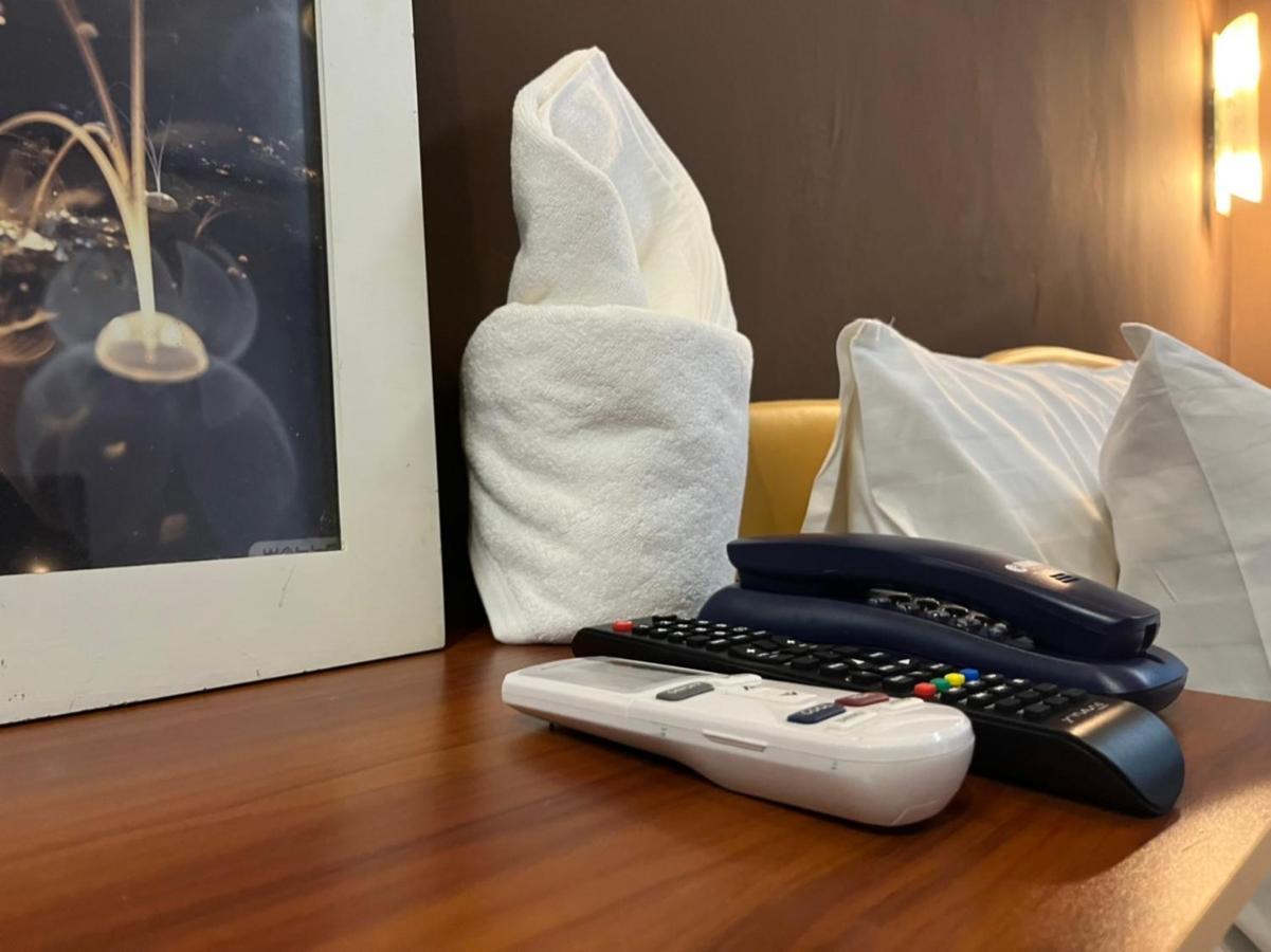 Cozy Rooms Asoke Bangkok Exteriör bild