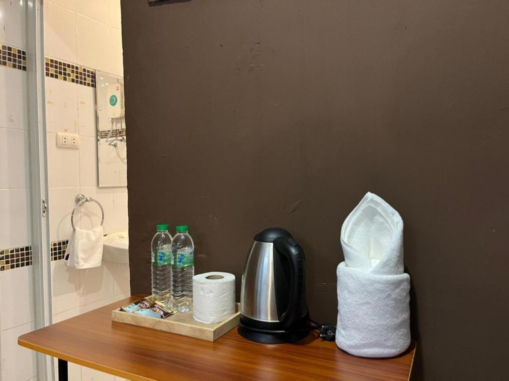 Cozy Rooms Asoke Bangkok Exteriör bild