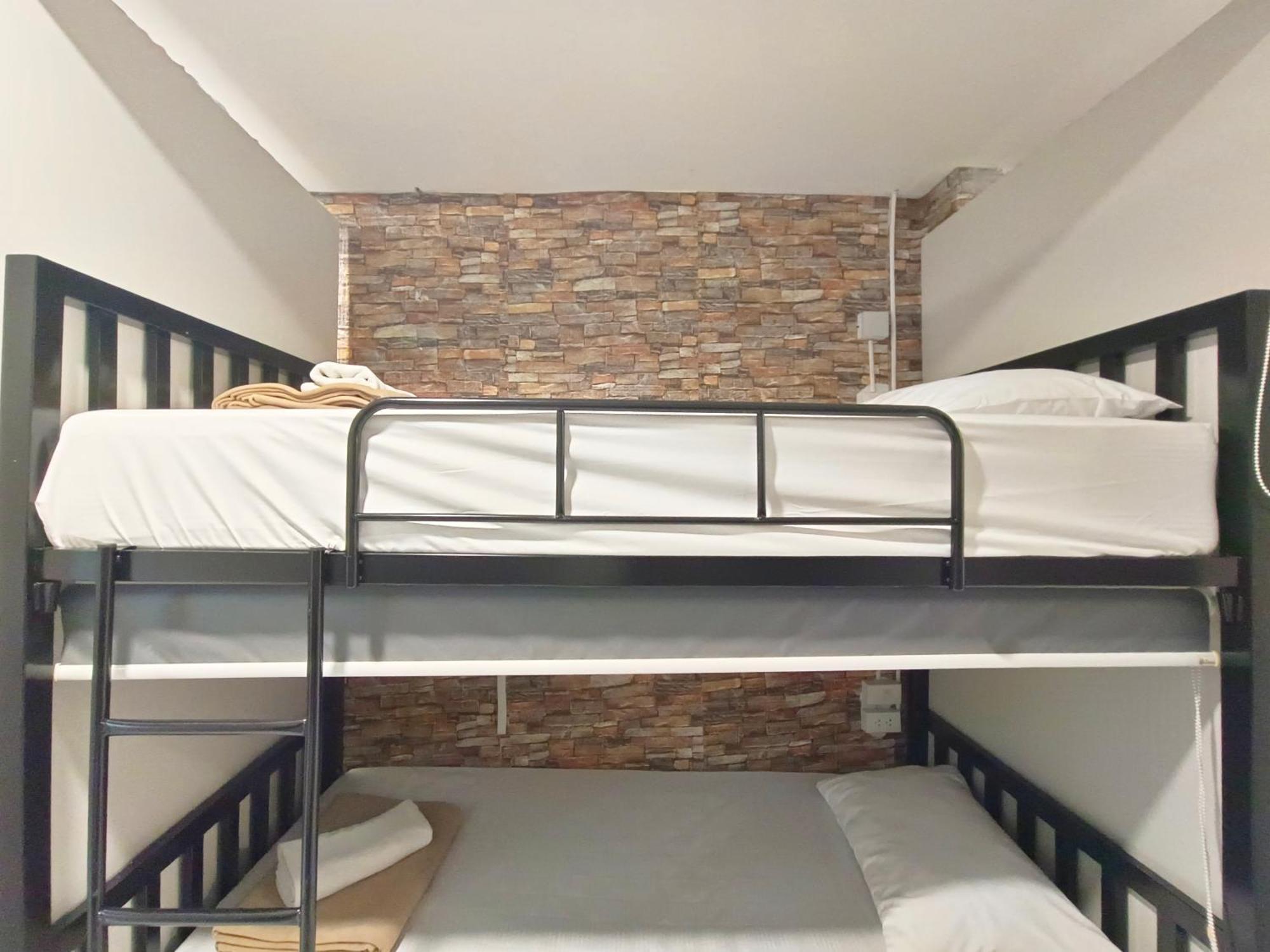 Cozy Rooms Asoke Bangkok Exteriör bild