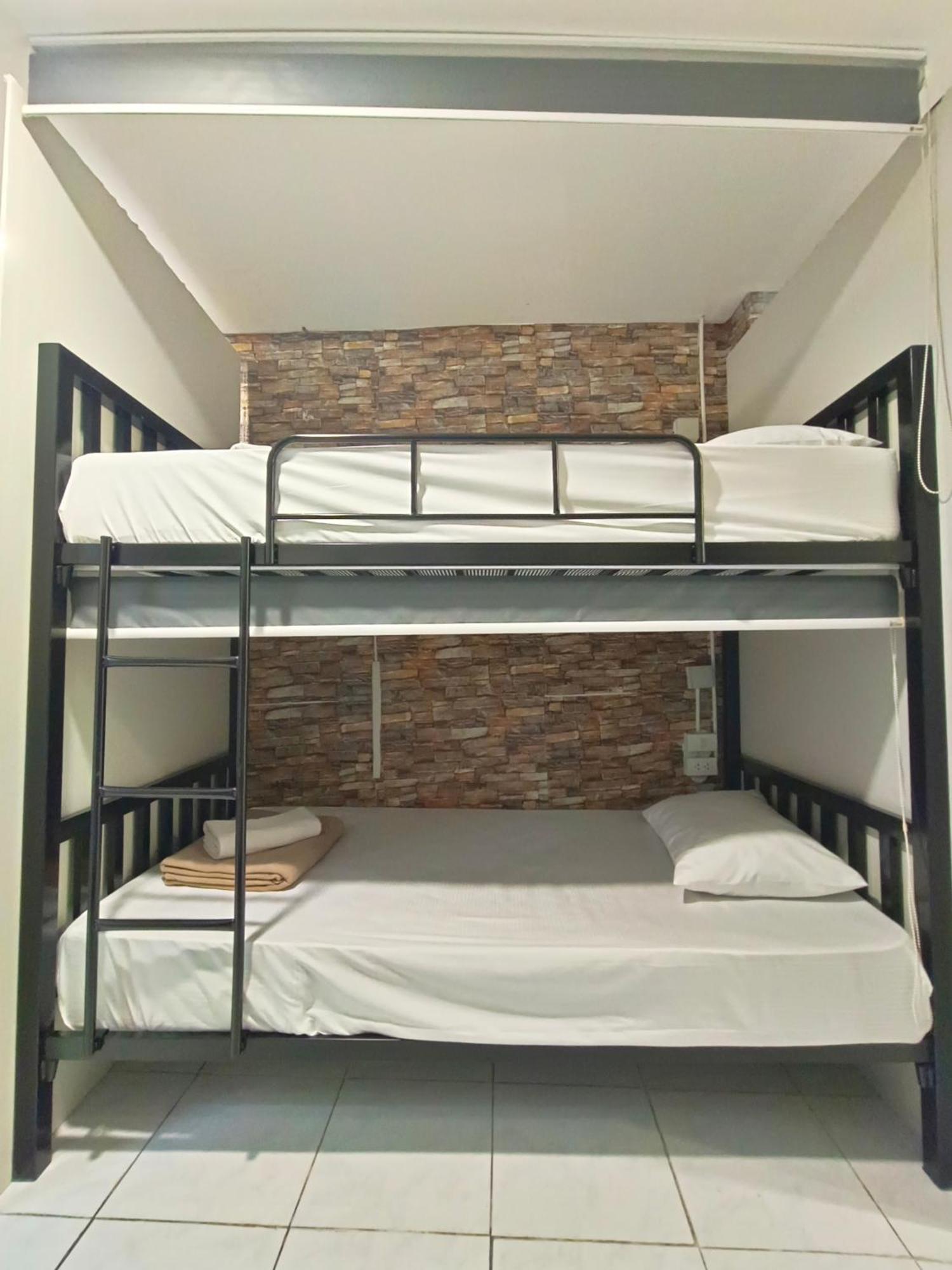 Cozy Rooms Asoke Bangkok Exteriör bild